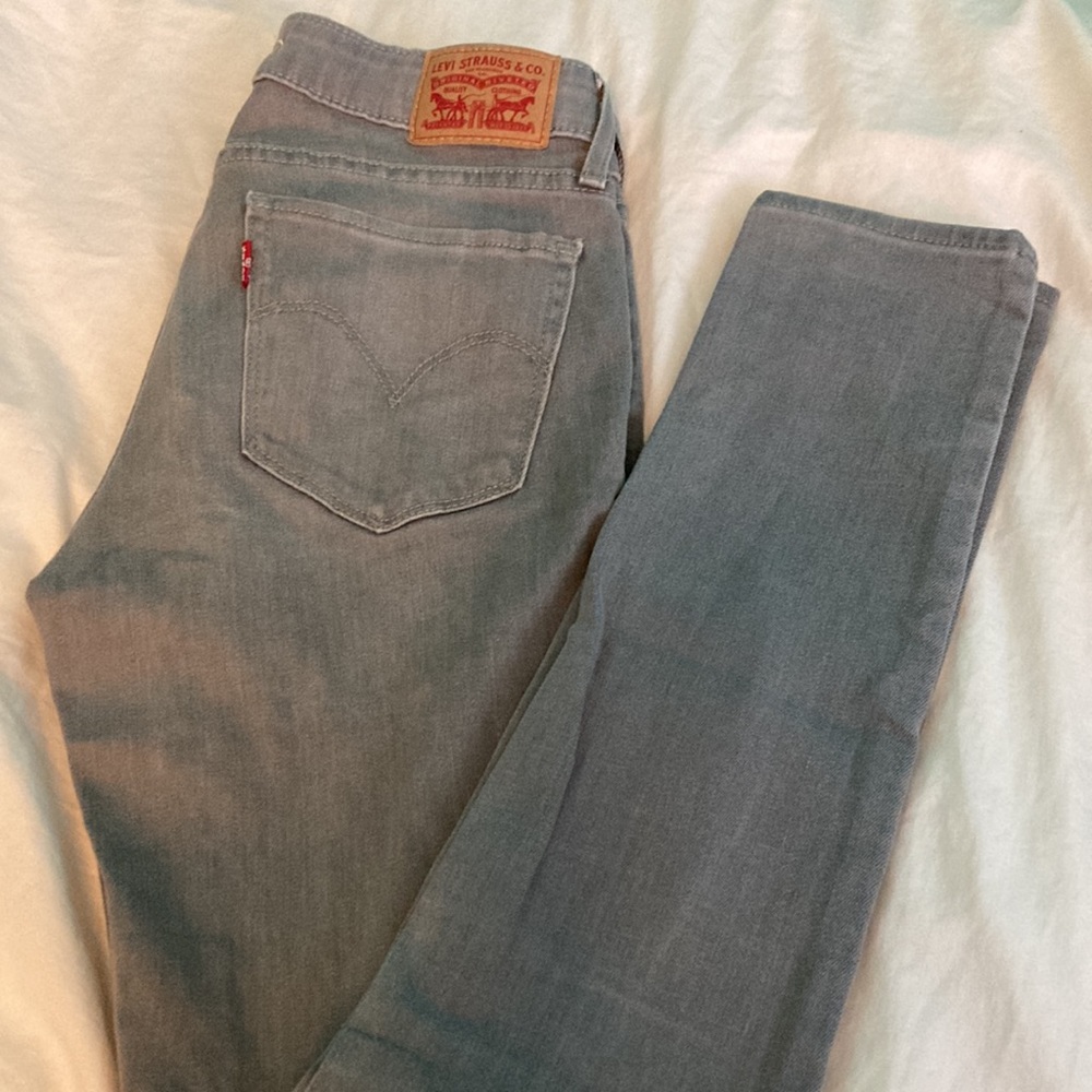 Levi’s gray skinny jeans - Picture 3 of 3